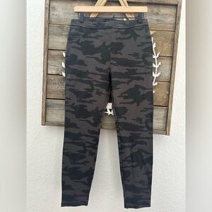 Sanctuary‎ Grease Runway Camo Jeggings Leggings ladies size Large NWT